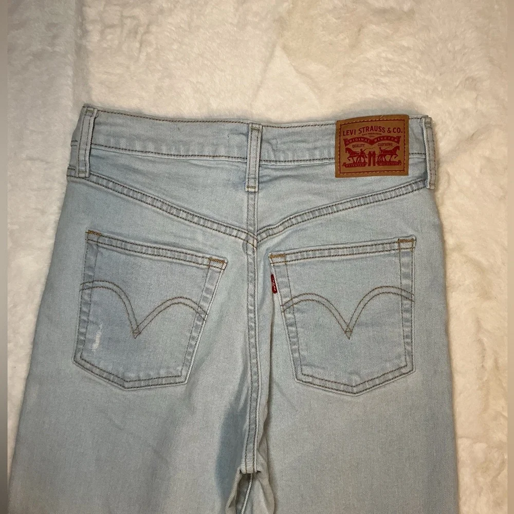 Levi’s Light Blue Distressed Men's Jeans - Picture 10 of 10